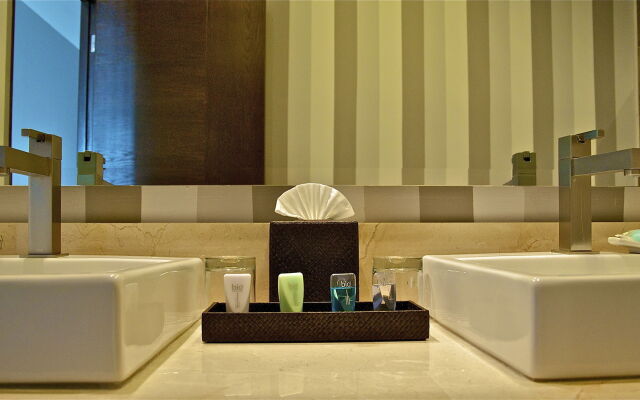 Pinnacle Resorts 220