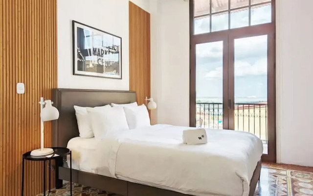 w Upscale 1BR in Casco Viejo