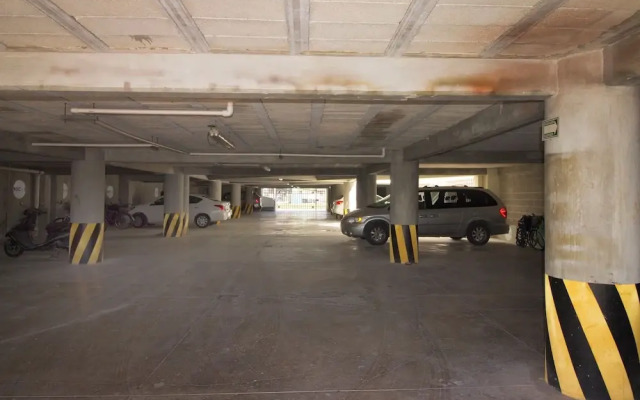 Luna Maya Steps from Coco Beach & 5th Av