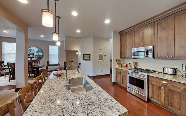 999wabig 4 Bedroom Home