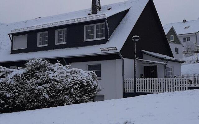 Cosy Apartment in Bestwig Heringhausen With Parking