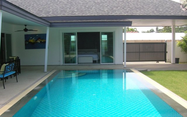 CasaBlue Pool Villa