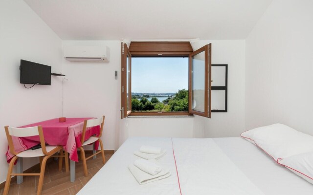 Nice Home in Sikici With Wifi and 2 Bedrooms