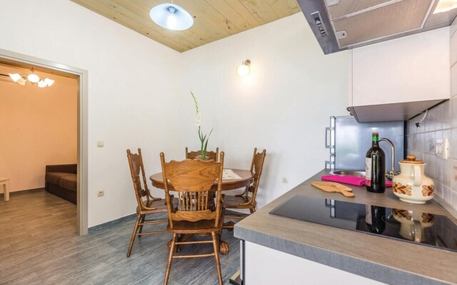 Beautiful Home in Lovran With Wifi and 2 Bedrooms
