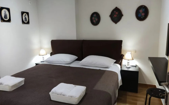 A&J Apartments or Rooms athens airport