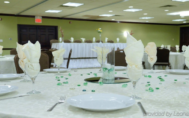 Holiday Inn Chicago-Oakbrook by IHG