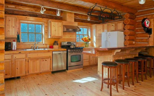 Macker's Cabin by JHRL