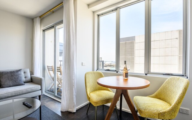 OLIVER Laneway Art, Fed Square & Top Restaurants