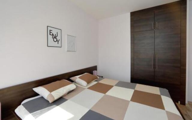 Sara Apartments