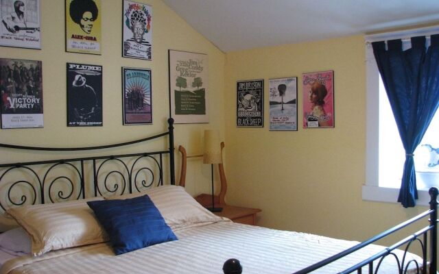 Auberge De Mon Petit Chum B&B