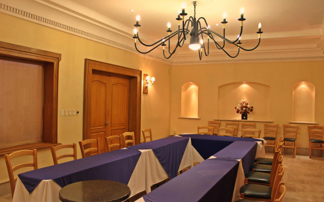 Hafersons Inn Hotel & Suites