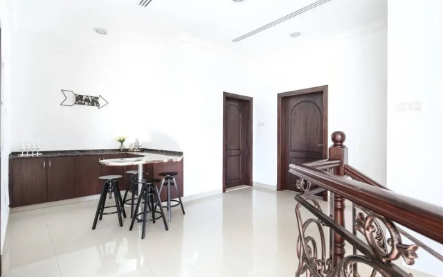 Spectacular Al Wasl Villa - With Private Pool