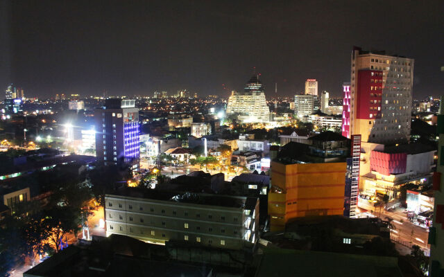 HARRIS Hotel & Conventions Gubeng - Surabaya