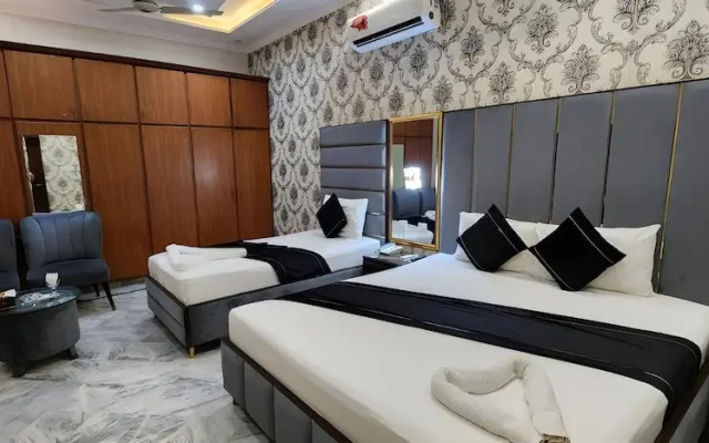 Red Fort Hotel Gulberg