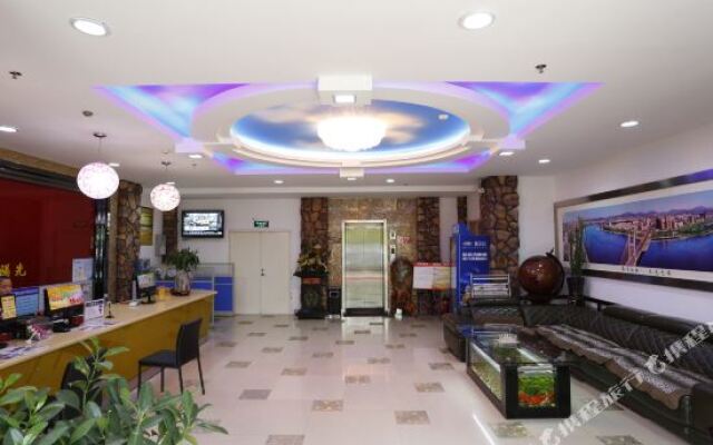 Sunshine 100 Holiday Inn (Jilin Jiangnan Park Taishan Road)