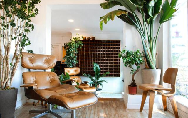 Hollywood Hills 1940s Mansion