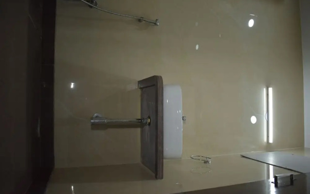 Qotel Hotel Signature BNB-Ashok Vihar