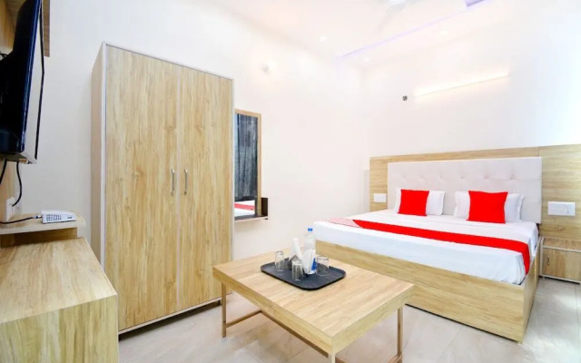 The Meridien by OYO Rooms