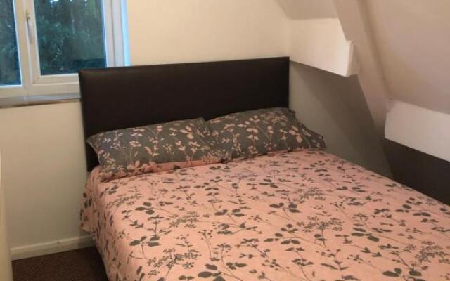 Treetops flat2 Hall Green B28