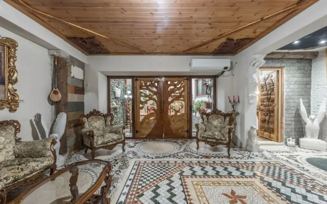 Kanuni - Authentic Albanian House