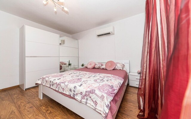 Stunning Apartment in Solin With Wifi and 2 Bedrooms