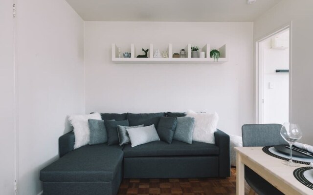 Cosy Melbourne Apartment Close To CBD