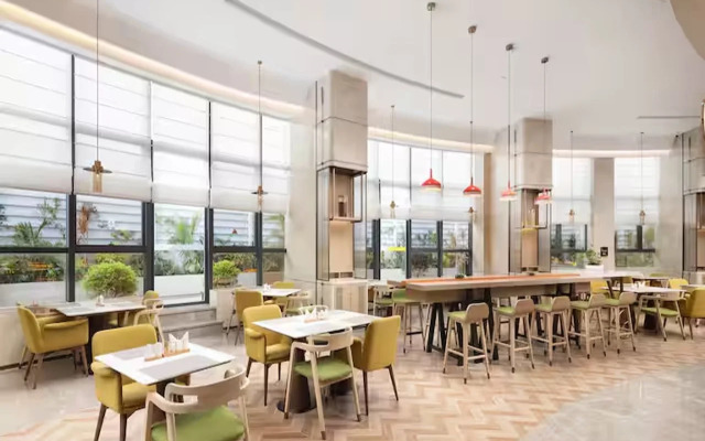 Home2 Suites by Hilton Xingyi Jushan Plaza