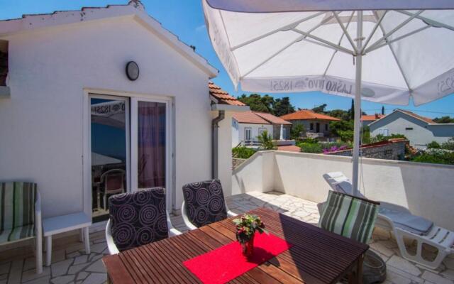 Ivo - 30m From the Beach - A1