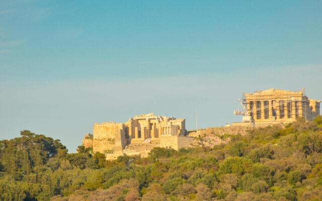 Athens house with yard 12 min walk to Acropolis