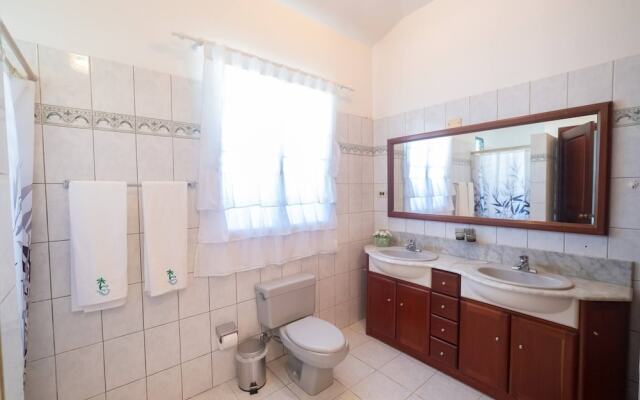Casati Golden House, Great Pool & Garden!