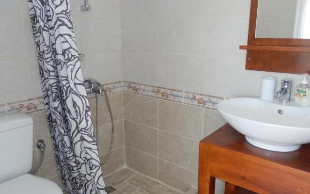 Maro Suites