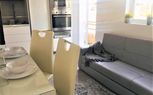 Modern Apt wifi & sat tv, close to las Vistas