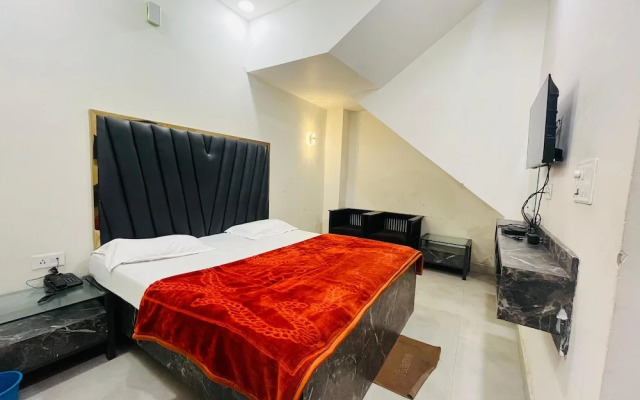 Roomshala 152 Hotel Sukoon