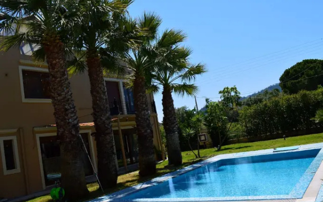 Gold Luxury Villa Ialysos