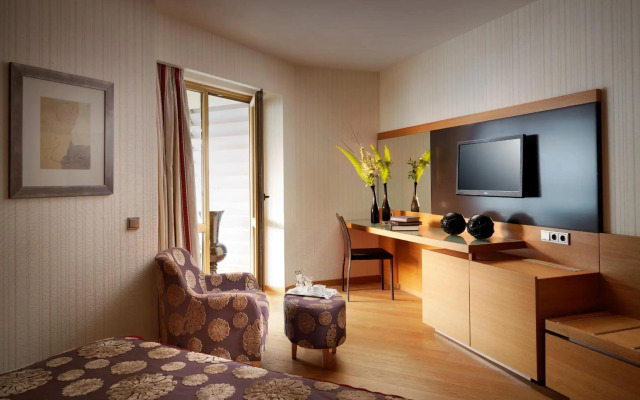 Divani Escape- Adults only