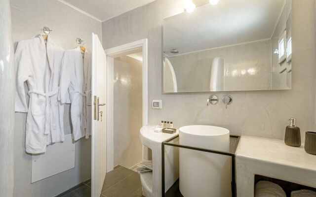 Amoramelia Suites