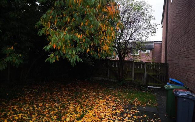 Nice Residential Within Easy Reach To Town