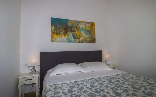 Brand New Suite next to Palace & Beach