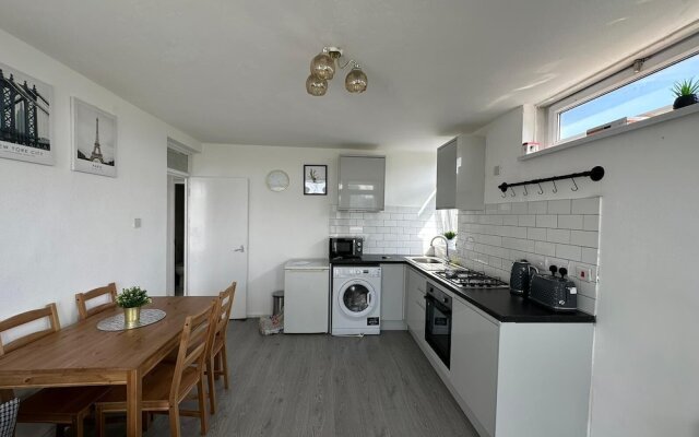Lovely 3-bed Apartment in London