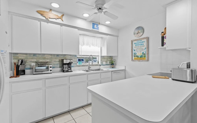 Colony Beach Club 139