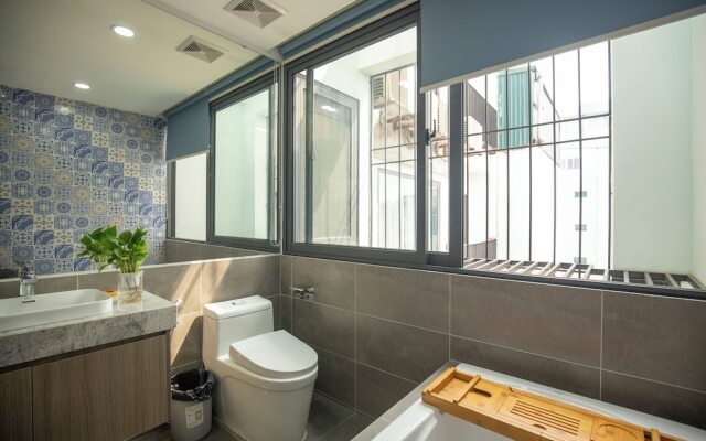 Westlake Emerald Suites