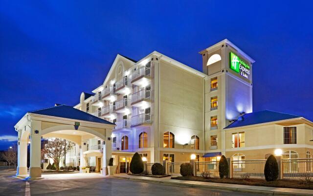 Holiday Inn Express & Suites Asheville SW - Outlet Ctr Area