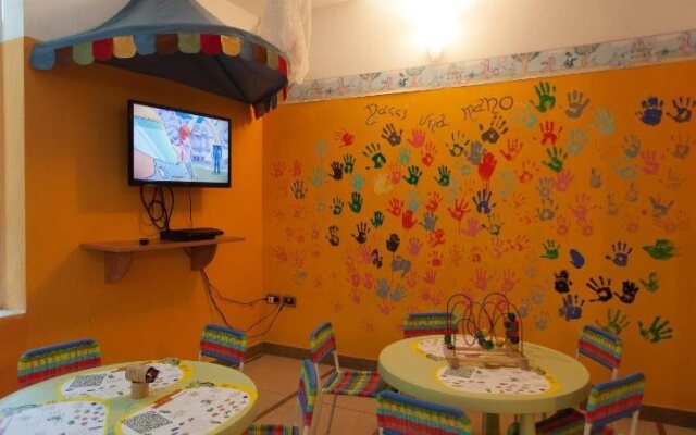 Color King Marte Village