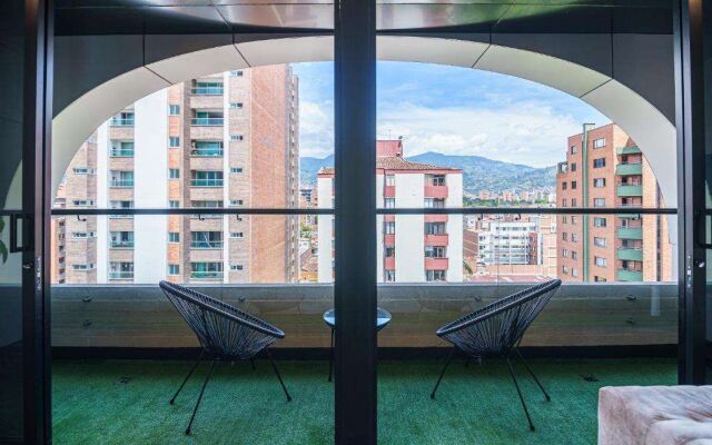 First Class Hotel