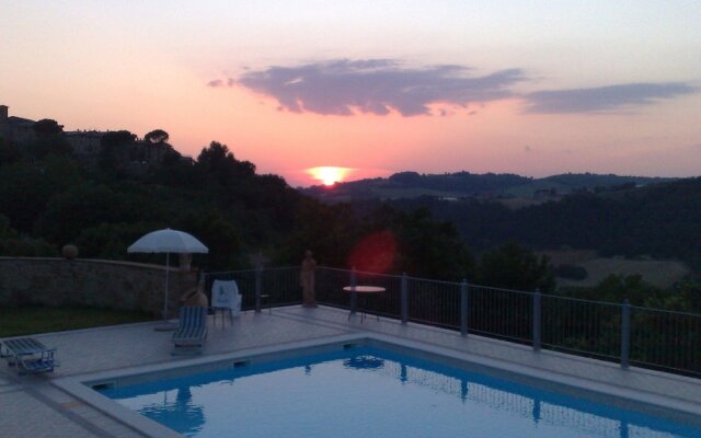 Splendid Mansion in Umbria With a Pool