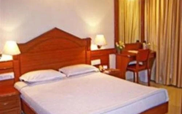 Hotel Nandhini - Minerva Circle