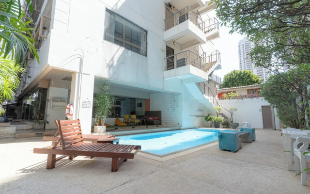 Journeyhub Sukhumvit 26 Bangkok