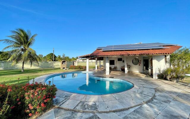 Linda casa na Lagoa do Catu com Pier