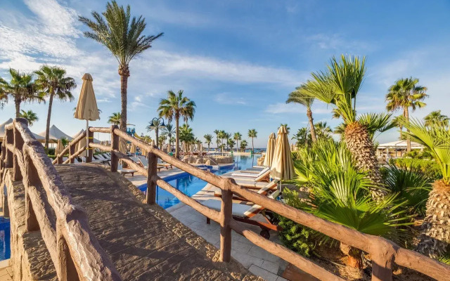 Adams Beach Hotel & Spa
