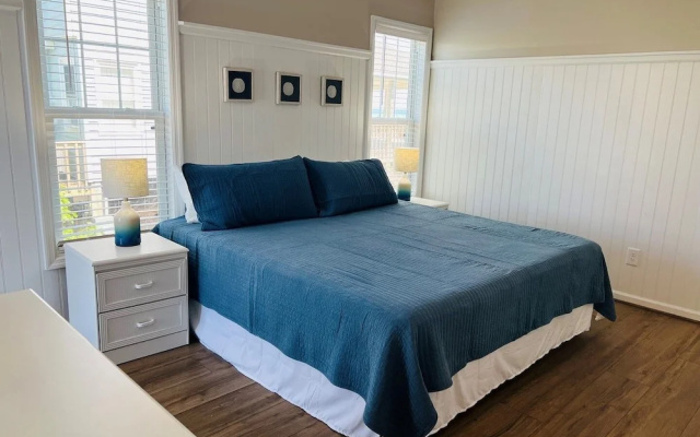 Avalon East- 5 Bedroom Home by RedAwning